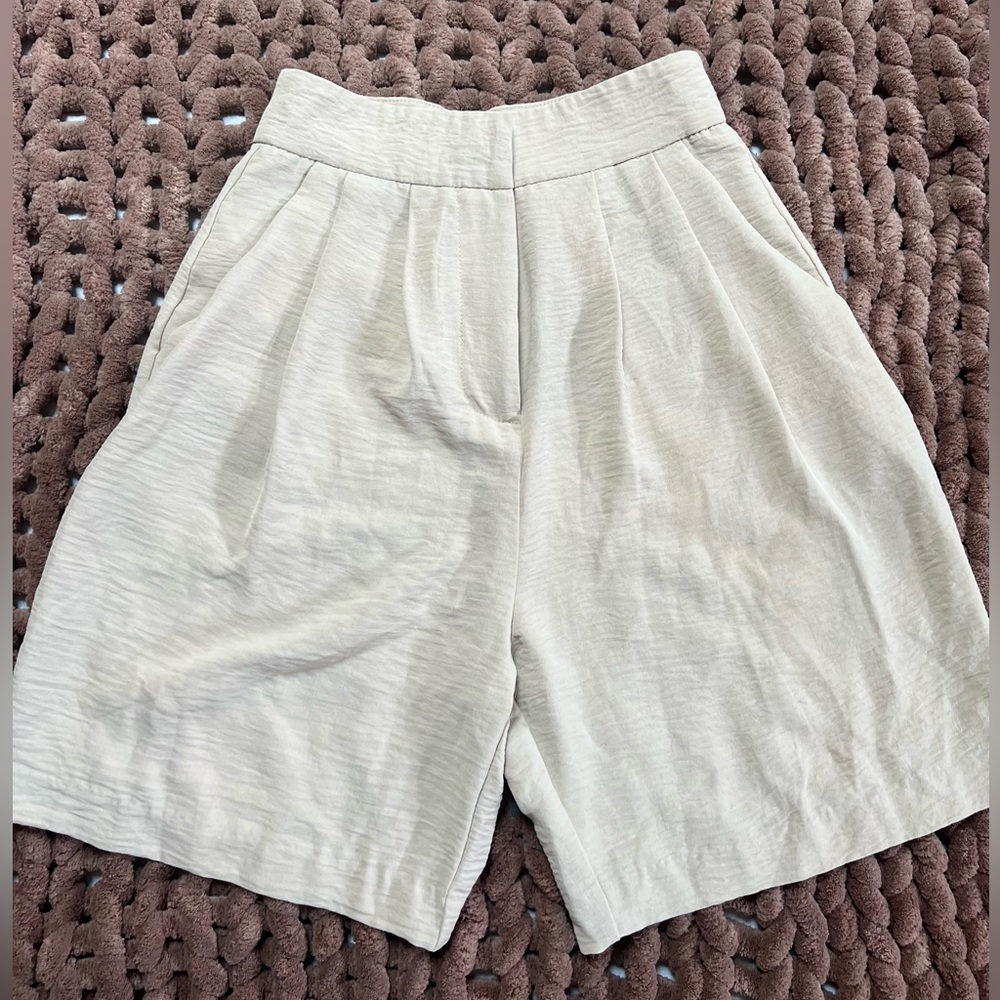 New Look Cream Bermuda Shorts High-Waisted Relaxed Fit